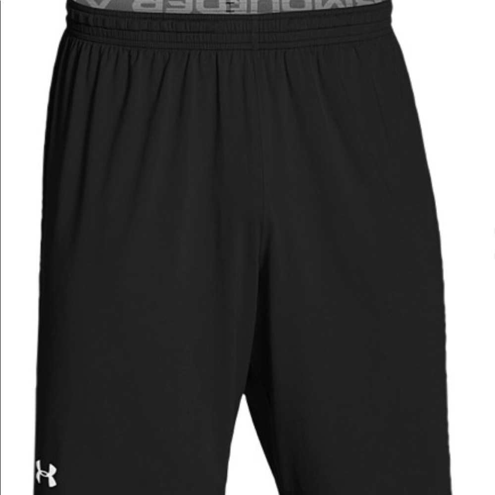 Black men’s under armour shorts